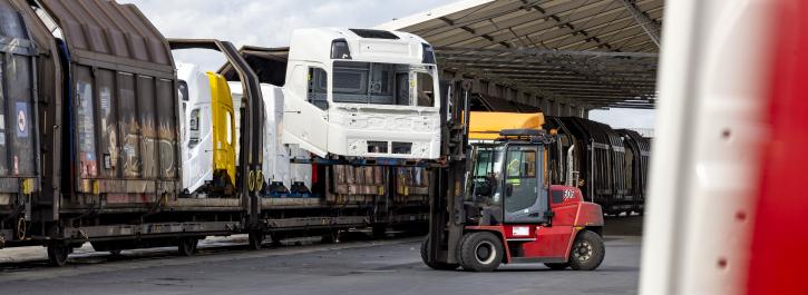 Goederentrein North Sea Port Volvo trucks